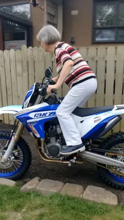 ジブリ風バイク写真加工のおすすめTikTok
