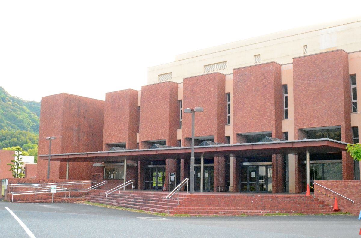 武雄市文化会館 佐賀県武雄市のセミナー会場- こくちーずスペース