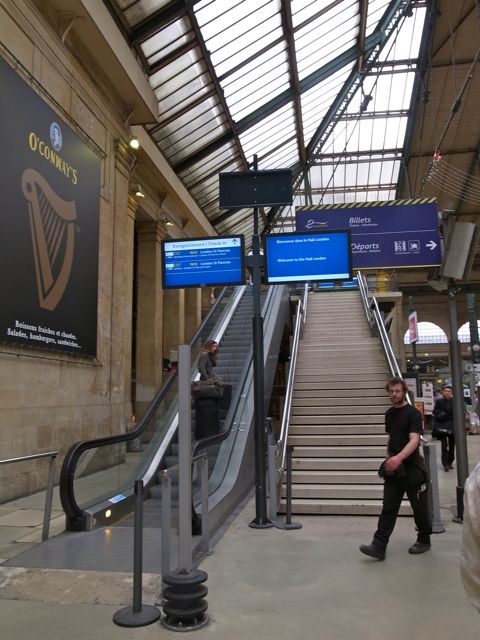 治安が悪いと言われる電車「PER B線」でパリ市内へ。パリ旅日記 1 オカダトモコ 旅が好きなライターカメラマン