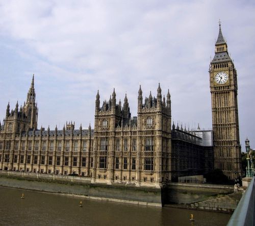 ロンドンの定番観光スポット！ビッグベン 国会議事堂 の見どころ、アクセス、人気のお土産は？TABI