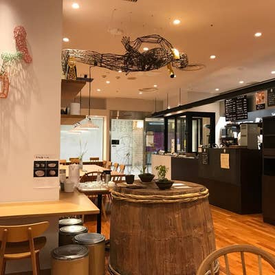 ベンタイン市場のそば「Ca phe Linh」 森の中の小屋のようなカフェ -