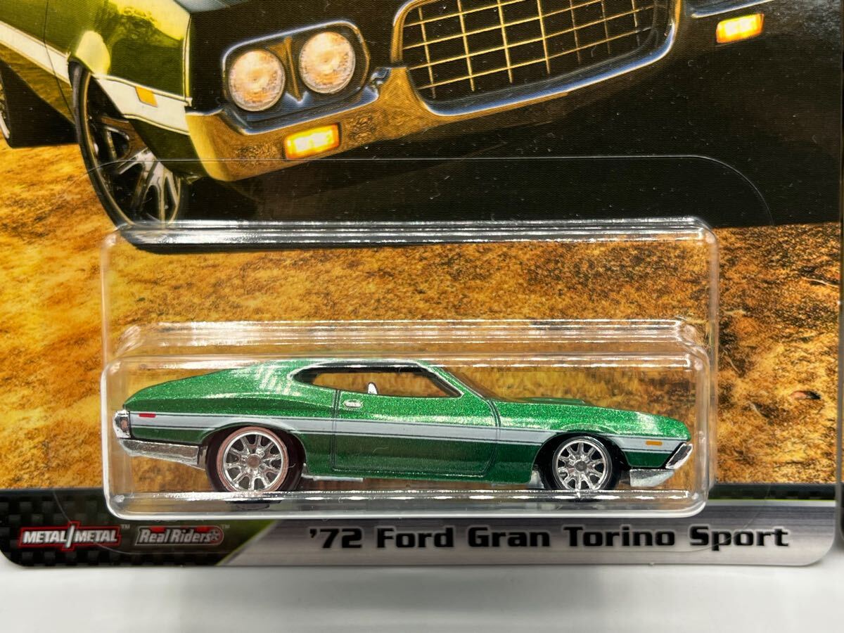 エレベーター付きの歩道橋 神奈川県横浜市 の写真素材43088135-