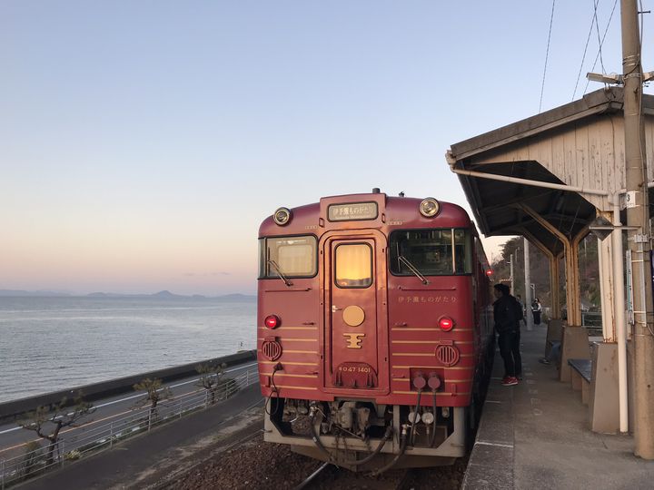 さぁ列車で行こう！下車するだけじゃもったいない 全国のカッコイイ駅舎キナリノ