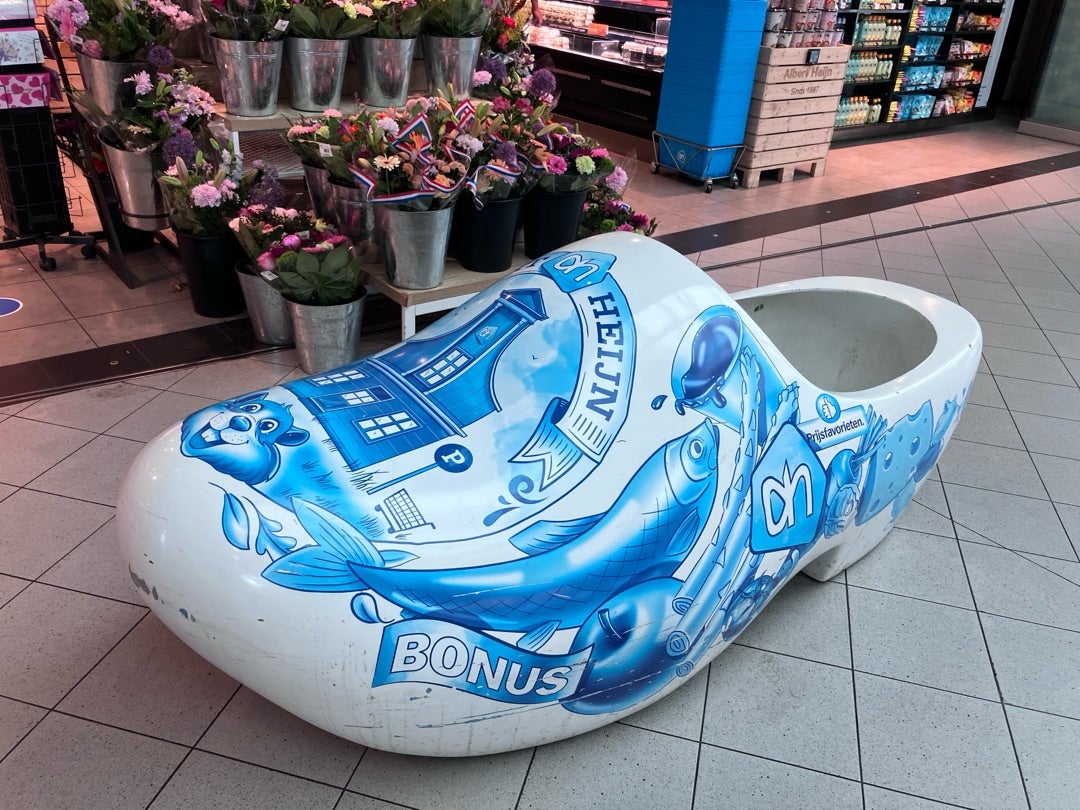 スキポール空港のスーパーマーケット アルバート・ハインオランダ bal-tourのブログ