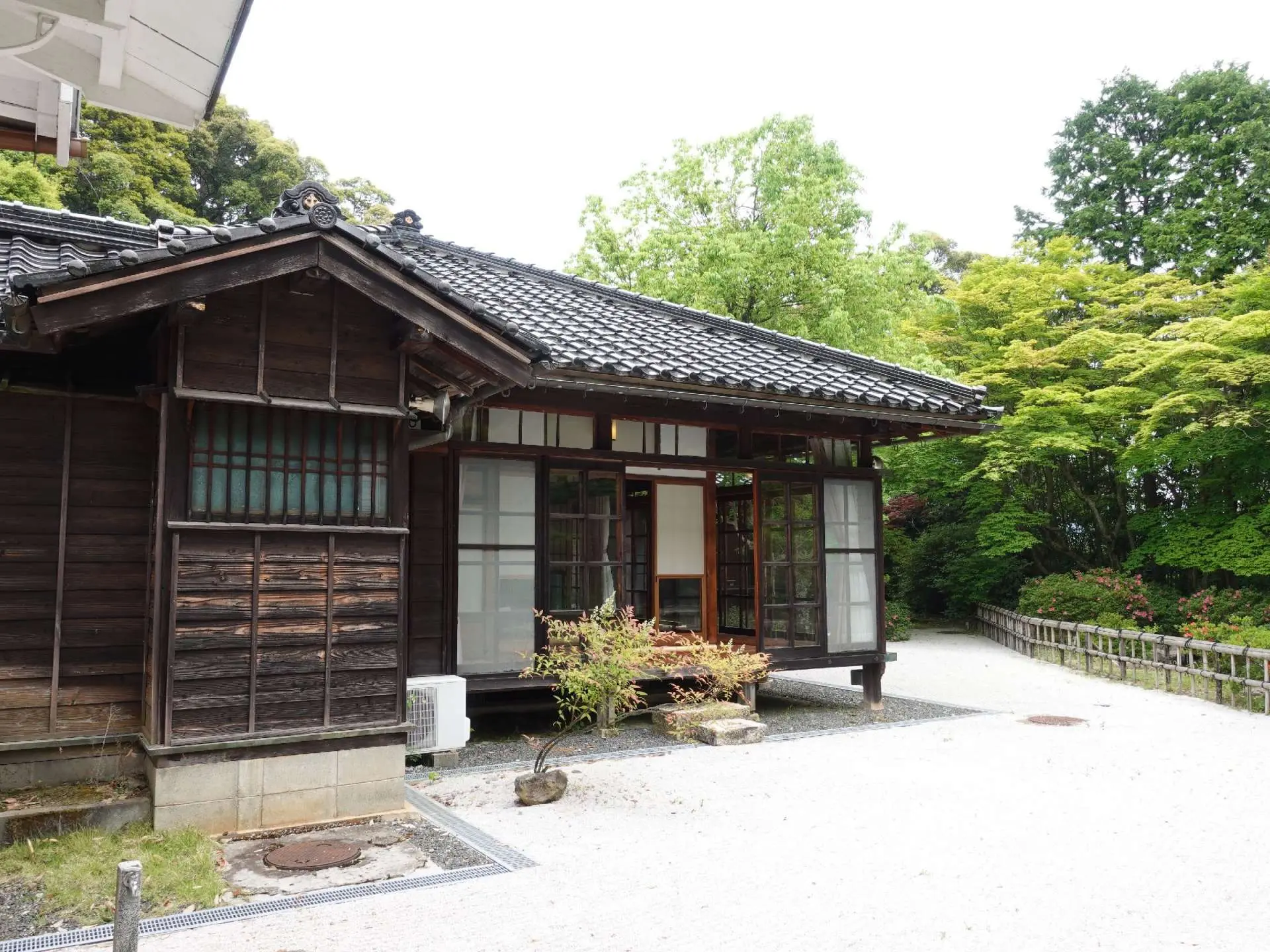 食事したカフェで映画『わたしの幸せな結婚』のロケ地が奈良県橿原市今井町だったことを知る。 - 歩・探・見・感