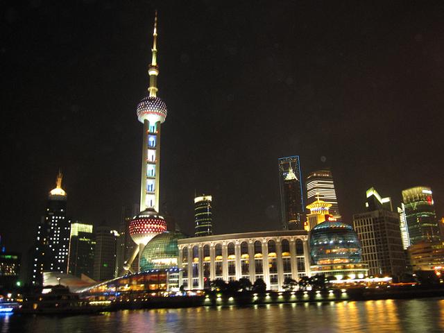 外灘 バンド や黄浦江沿いの夜景が素晴らしい外灘3号のルーフトップ・バーとレストラン』by