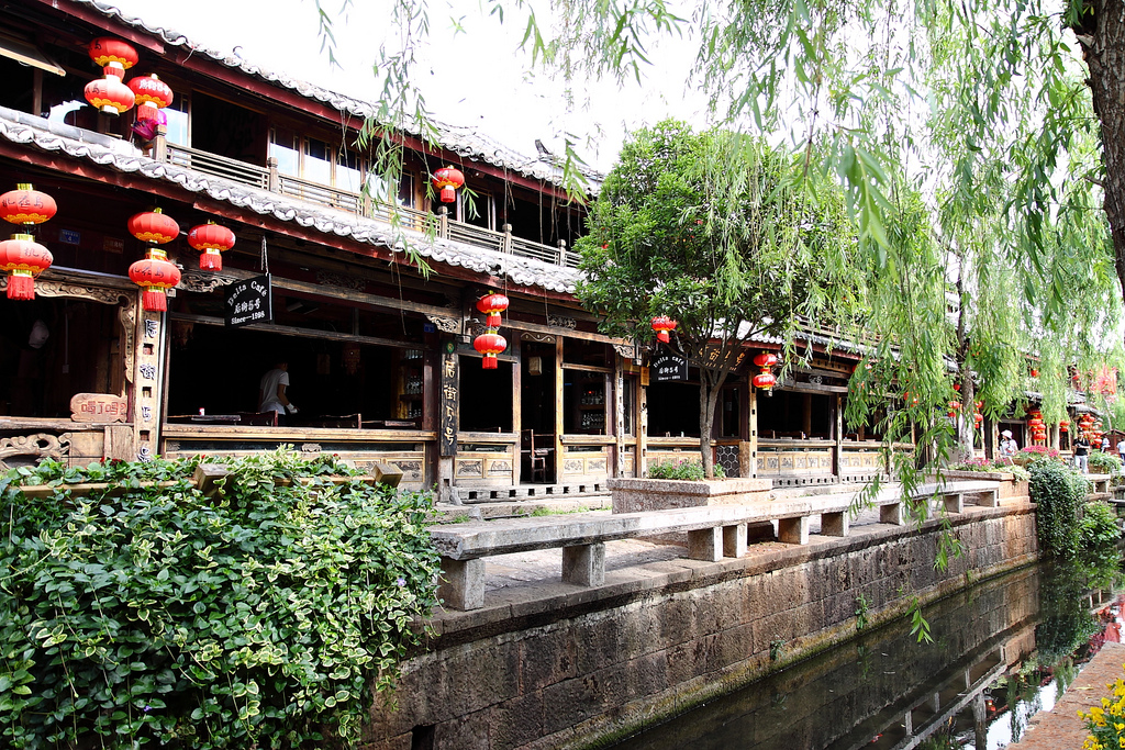 麗江古城街並み① │ 妻と１００ヵ国目指して世界建築探訪の旅