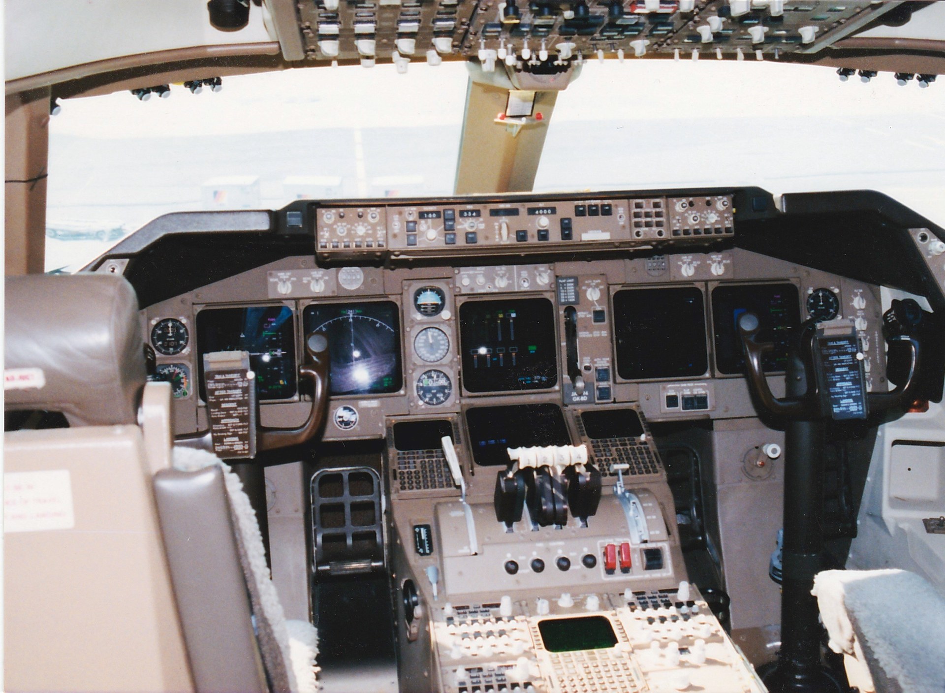 大型旅客機のパイロットのみが知る奇跡の景色、コックピットから撮影された雲の上の写真がすごい - DNA