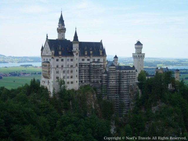 ノイシュバンシュタイン城、ロマンチストな城主の何とも悲しい物語暮らしの理想をドイツから オスモ&エーデル