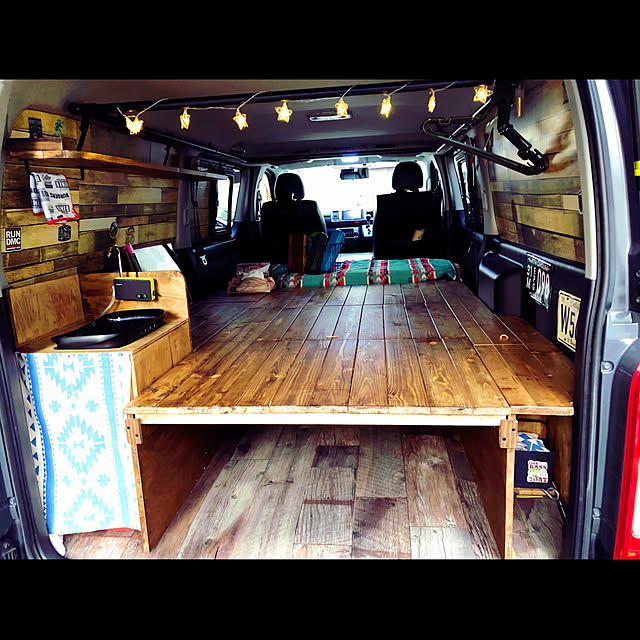 ハイエースをカスタムして車中泊仕様に！家族で快適に過ごすカスタム例Carstayの情報発信メディアVANLIFE JAPAN