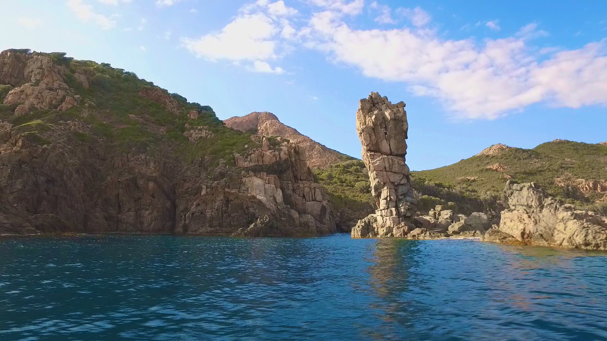 ポルト湾：ピアナのカランケ、ジロラータ湾、スカンドラ保護区 - 世界遺産データベース