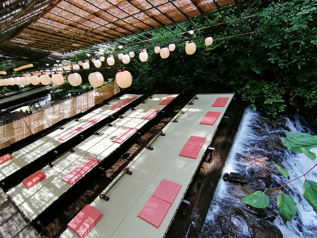京都のおすすめ川床カフェ。手頃な価格で川床を体験できる人気のお店6選 - 京都観光のすすめ