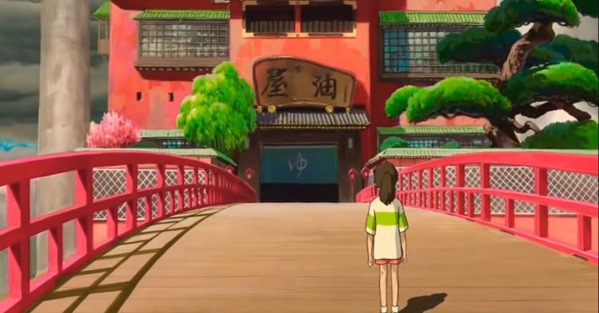 新潟 まるで千と千尋の神隠し♨️の世界みたい。, 海につながる赤い橋、その先には神社が⛩️🌊, 海の神様だそうです⛩️🐉🐉☁️,さらにその上にある灯台は「恋する灯台」と呼ばれ、, 縁結びスポットにもなってるそうです🪽,