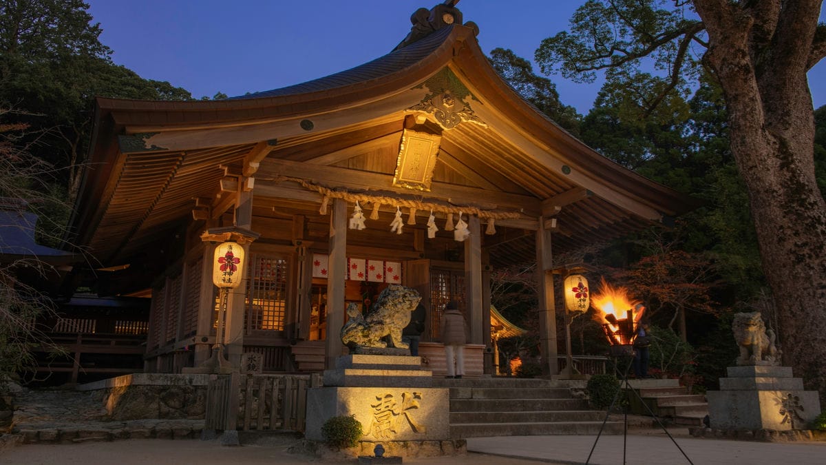 福岡のインスタ映え神社11選！歴史ロマン溢れる絶景スポット特集Hinotori