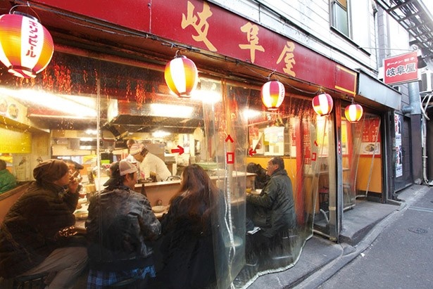 新宿西口「思い出横丁」ではしご酒！おすすめ4店を酒場案内人が飲み歩いた 東京じゃらんニュース