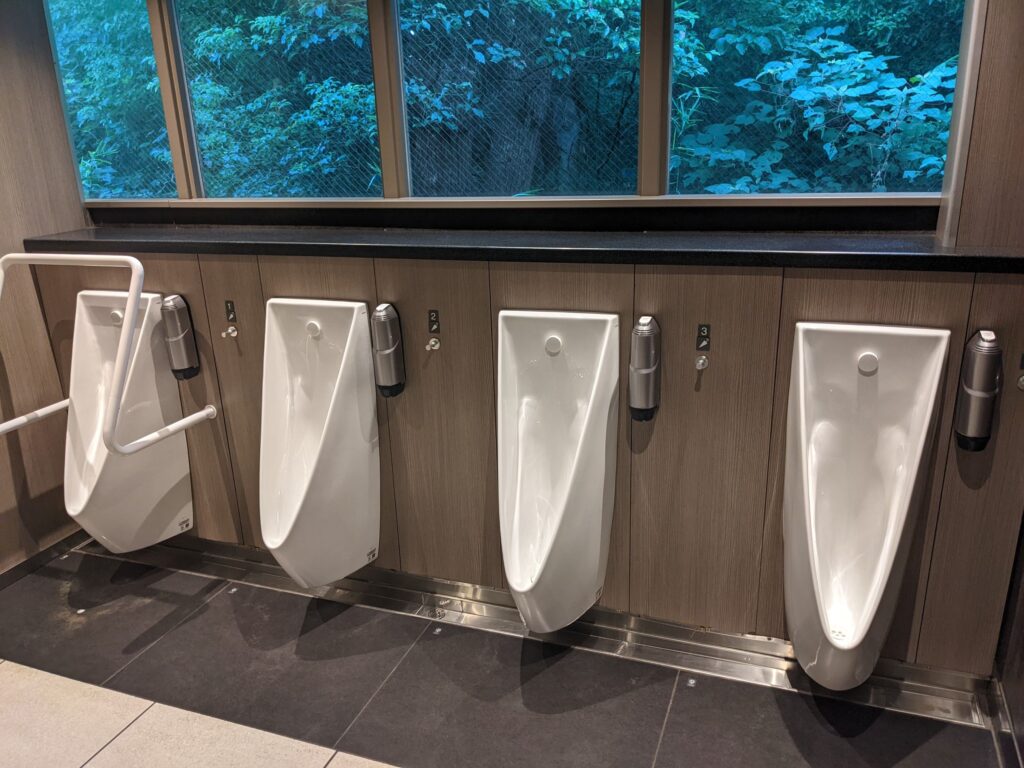 スキビティトイレがゲットできちゃう！！！！ 今子供たちを中心に大人気🔥🔥🔥 人形、フィギュア、キーホルダーと種類が豊富です！！ 場所▶️原宿 竹下通り『R27』