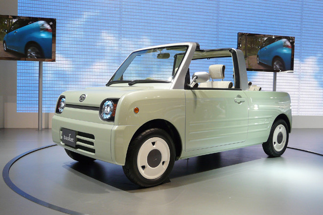 オシャレすぎるダイハツ「斬新オープン軽トラ」存在！ 丸目ライト＆優しいグリーンがカワイイ「バスケット」は今市販化が望まれる？くるまのニュース