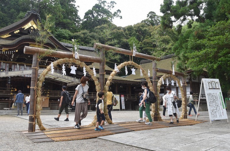 大神神社 ひと足お先に巳の神杉へ - 日々是