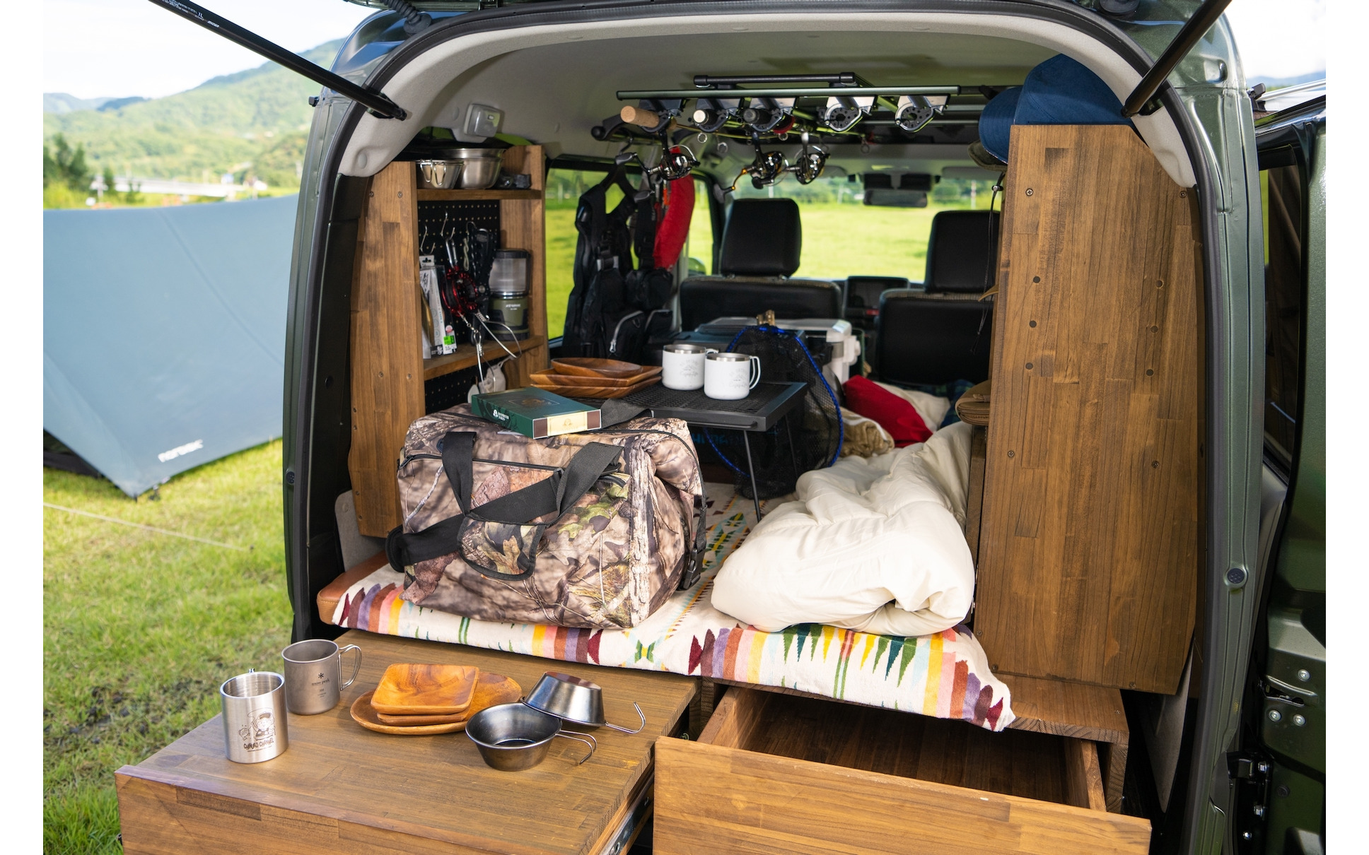 すごい笑ってる。 今日は暑かったので、溶けて一日が終わりました。軽バン軽バン車中泊ハイゼットハイゼットカーゴ車中泊車中泊仕様車中泊キャンプ車中泊ベッド車中泊diy車内インテリアcamphack取材ソトシル掲載希望hinataoutdoorレイリーさん