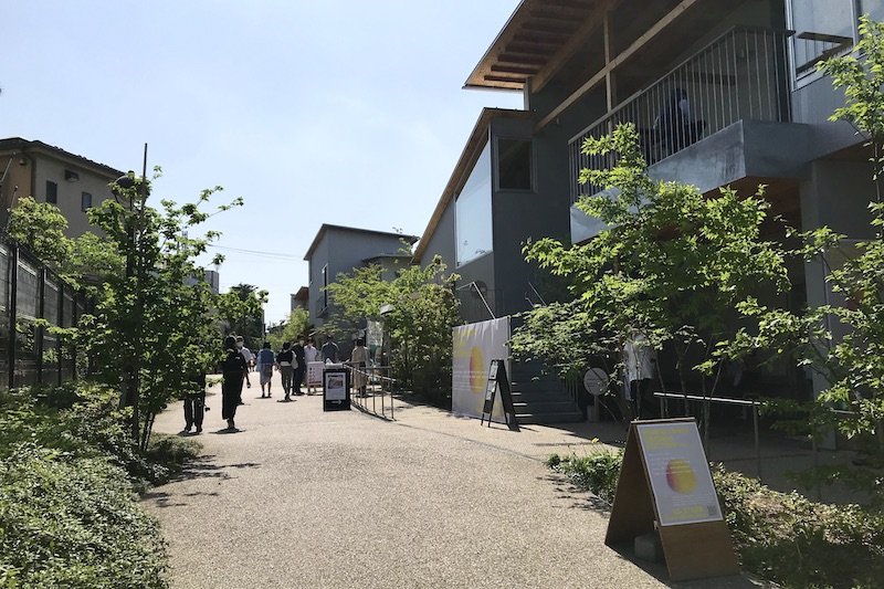 邸宅街に隣接する閑静な佇まいと、下北沢エリアを使いこなせる利便性を併せ持つ「世田谷区代沢四丁目」下北沢に暮らす