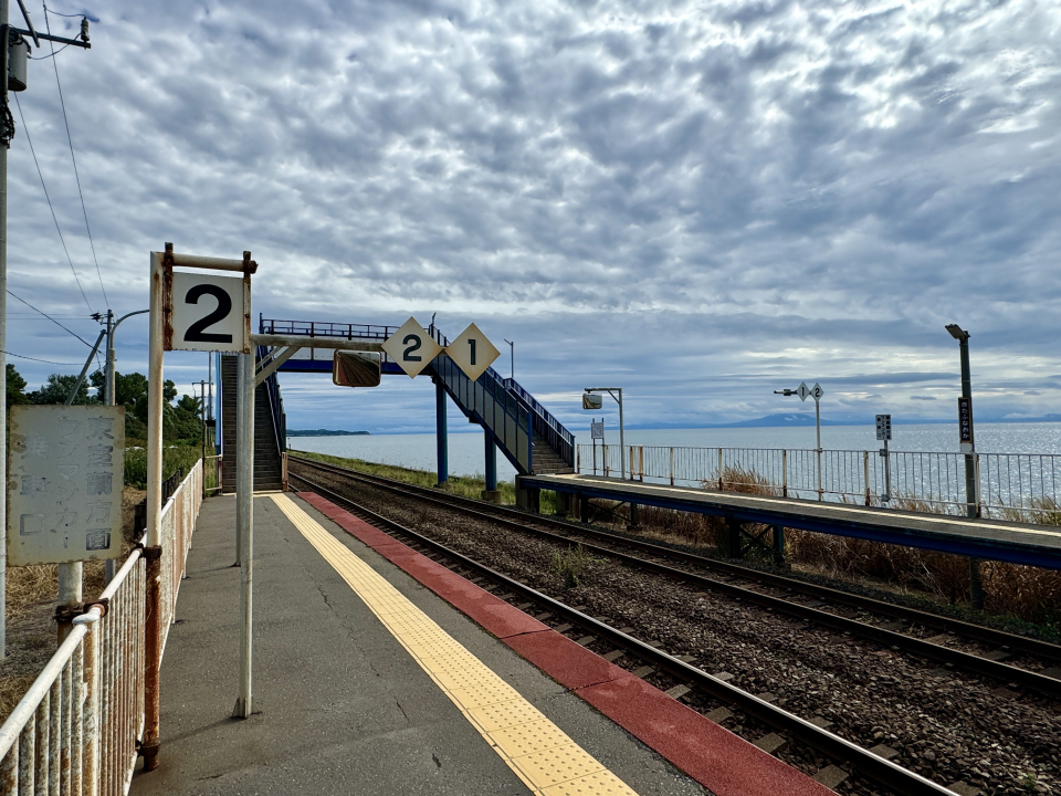 北海道で一番海に近い駅は北舟岡駅？おすすめの撮影のタイミングやアクセスについてふくは家 うち たまに外