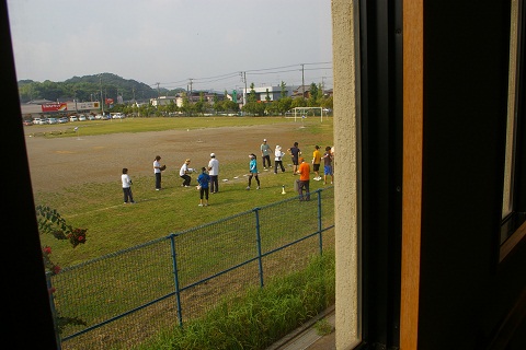 チャングンソク主演のドラマラブレインに登場する赤い車の車種を教えてくださ- Yahoo!知恵袋