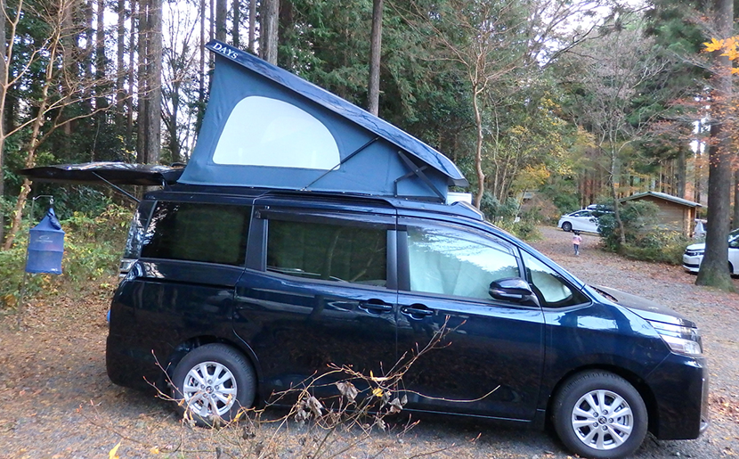 トヨタ新型「ノア」がキャンピングカーになった！ 後席使えて普段遣いできる秘密とは～カスタム・アウトドア・福祉車両・モータースポーツなどのカーライフ情報が満載～ AUTO