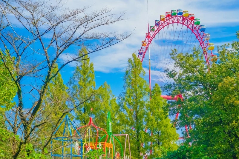 西武園ゆうえんち初来訪！レトロな街並みとゴジラの4Dアトラクション！ブログが書けたよ