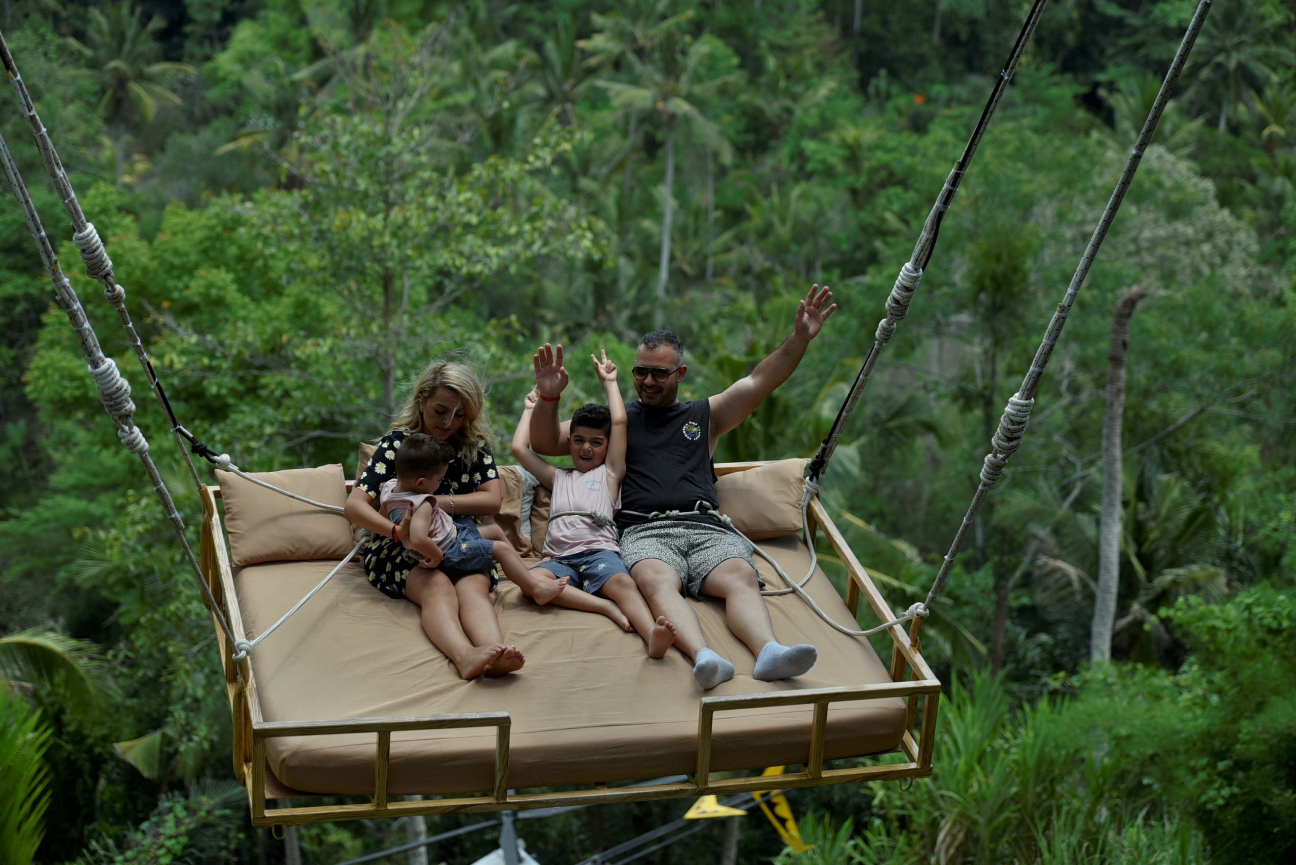 バリ島・ウブドの ブランコ を一気にご紹介！インスタグラムでも大人気！アルプスの少女ハイジというより、バンジージャンプの決死の覚悟が必要！