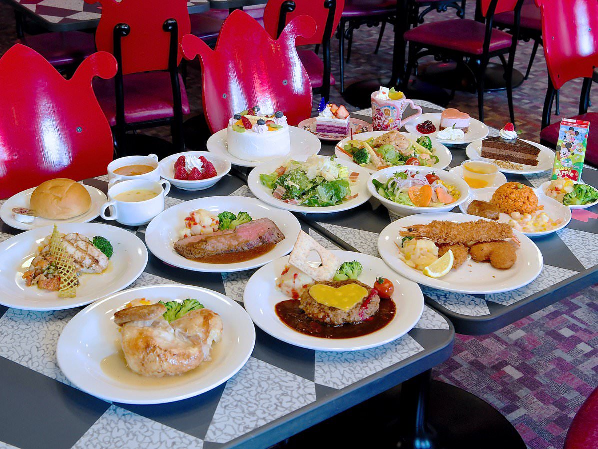 クイーン・オブ・ハートのバンケットホール メニュー＆誕生日プランを徹底解説