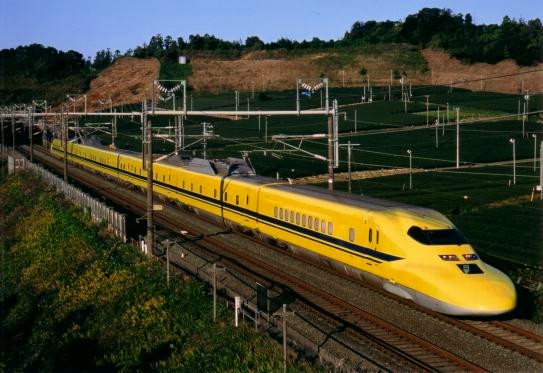 鉄道写真 大雨の山陽新幹線を撮影！水しぶきをあげて走るN700Sを狙う