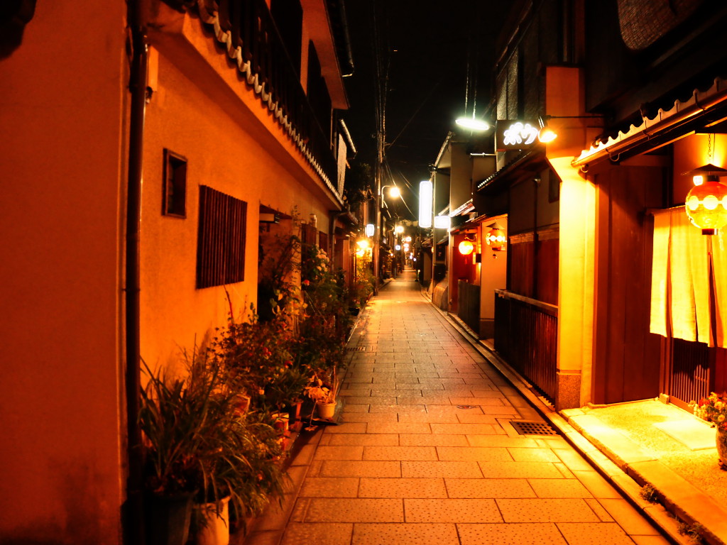 インスタで拡散、祇園の絶景屋上バーLmaga.jp