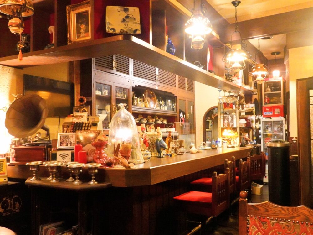 喫茶店の雰囲気を残したレトロな一軒家 - 戸建リノベーション事例リノベりす