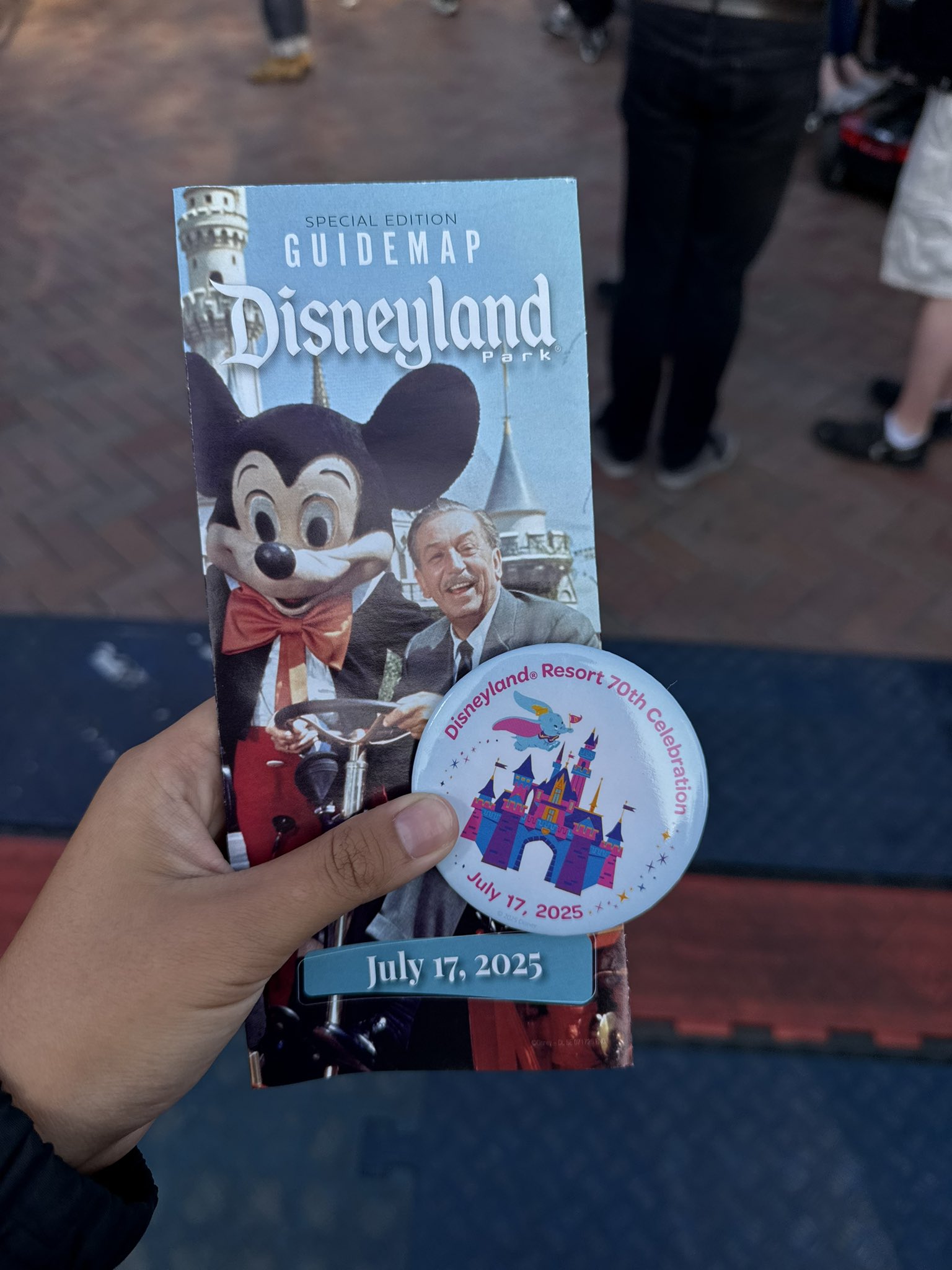 カリフォルニアディズニーのロッカー完全ガイド料金・場所・スーツケースは預けられる？ - Amazing TRIP