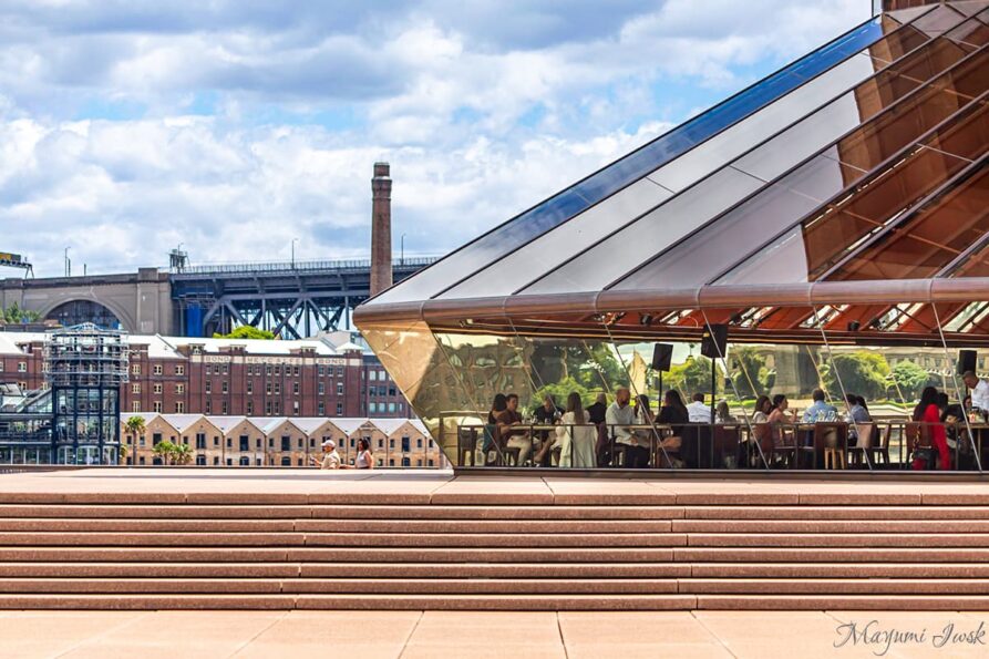 シドニーの世界遺産：オペラハウス50年の歴史と美食と絶景と