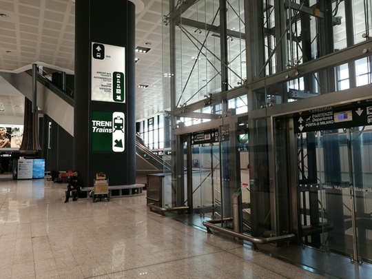 空港からミラノ市内へのアクセス～マルペンサ空港 - ルイジーロ