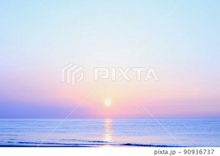 海と朝日の写真素材FYI01524322ストックフォトの Qlean Market キュリンマーケット