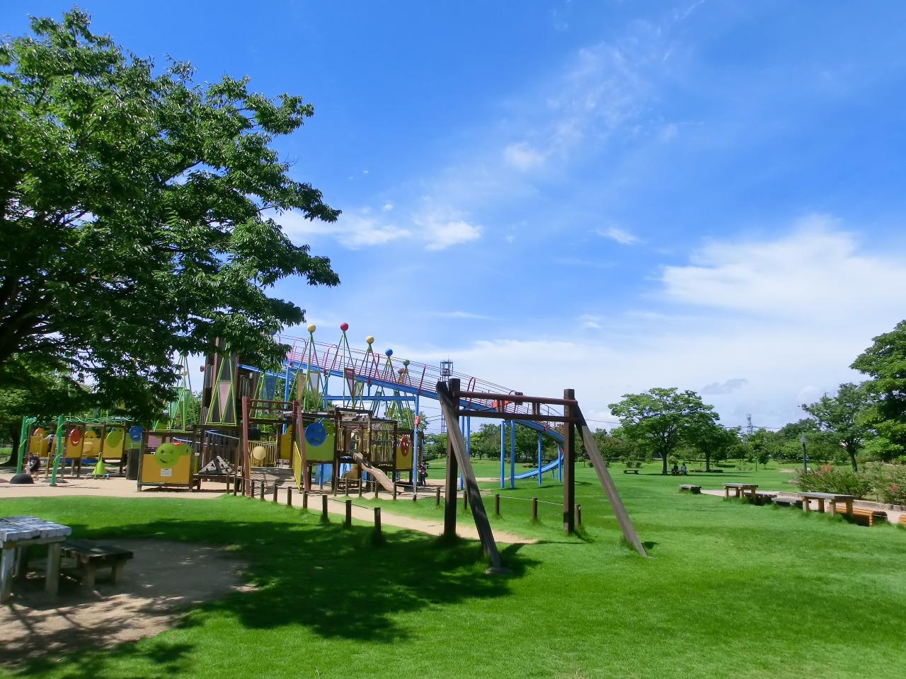 高岡おとぎの森公園ドラえもんの空き地がある！子供が喜ぶ遊び場 - 新潟おやこぐらし