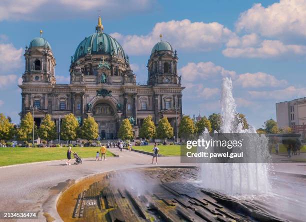 ベルリン大聖堂ミッテ- ツアーとアクティビティエクスペディア