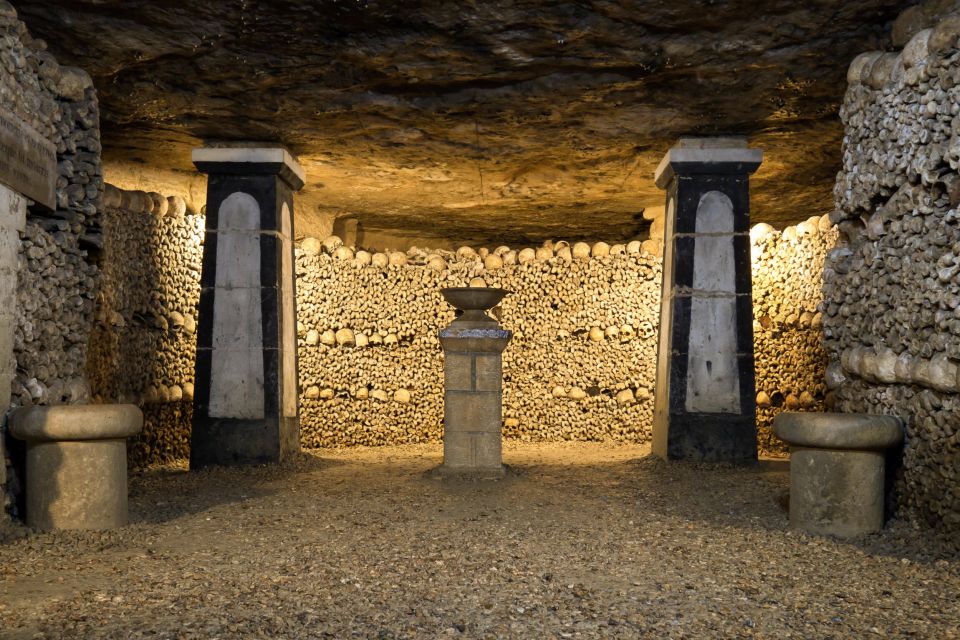 パリのカタコンベ：入場チケット＋オーディオガイド ＊申込と同時に即予約確定フランス パリ 旅行の観光・オプショナルツアー予約VELTRA