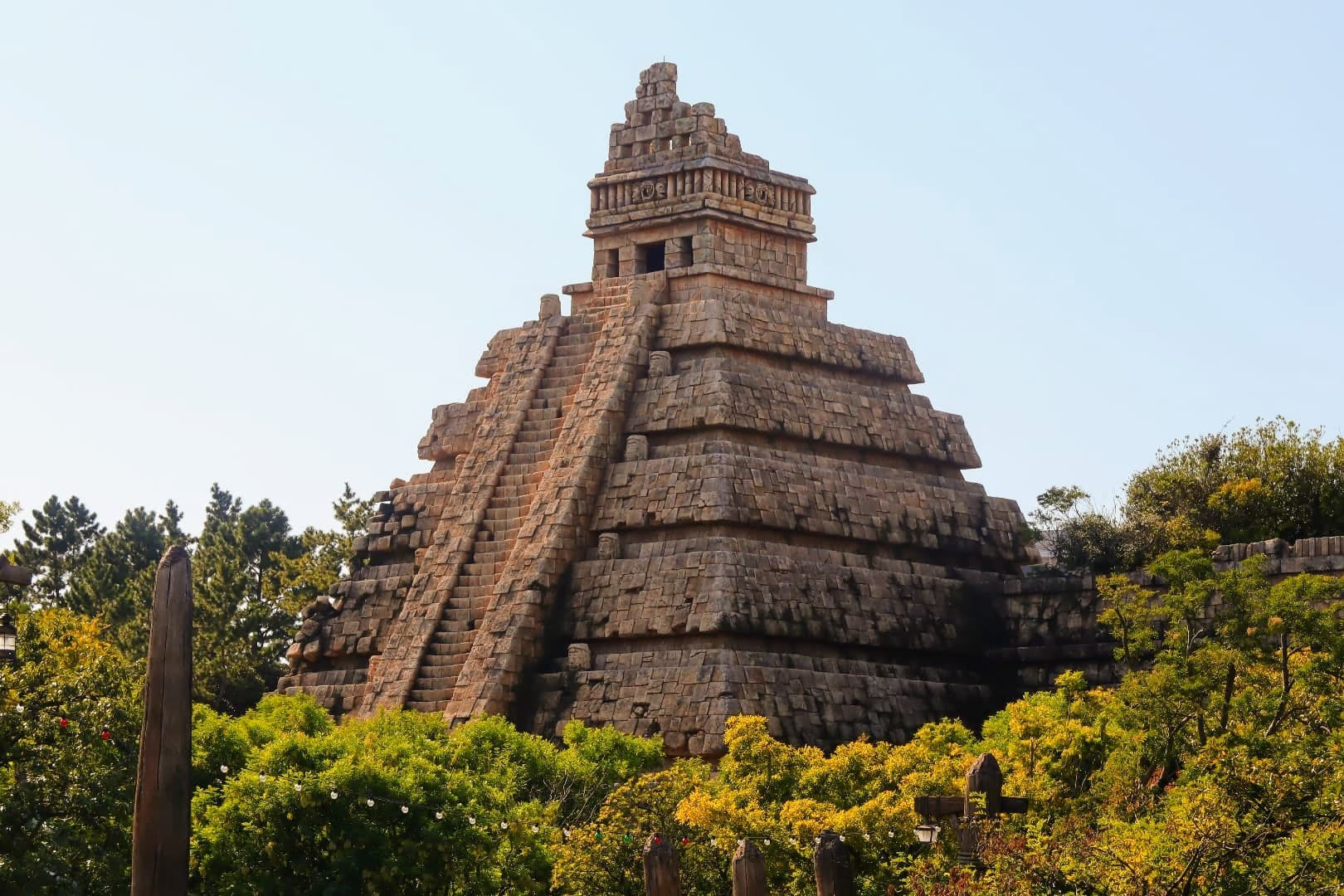 インディ・ジョーンズの魔宮探検：ディズニーシーの冒険を徹底ガイド