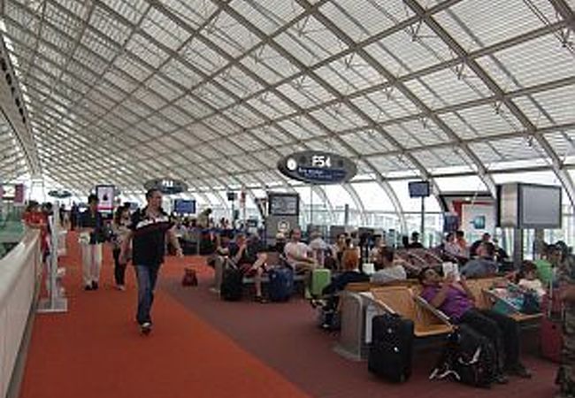 パリ-シャルル・ド・ゴール空港 フランス の空港マップ：入出国、乗り継ぎ空港案内国際線ANA