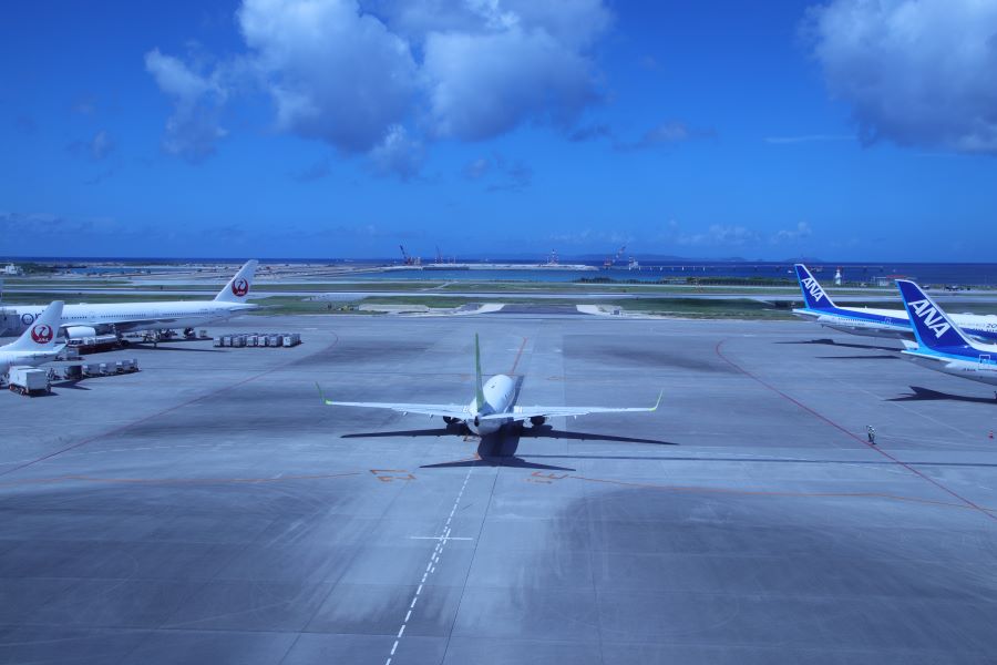 夜も楽しい那覇空港 ターミナル4階からナイトミッション 2018年1月26日大都会RJSKのブログ