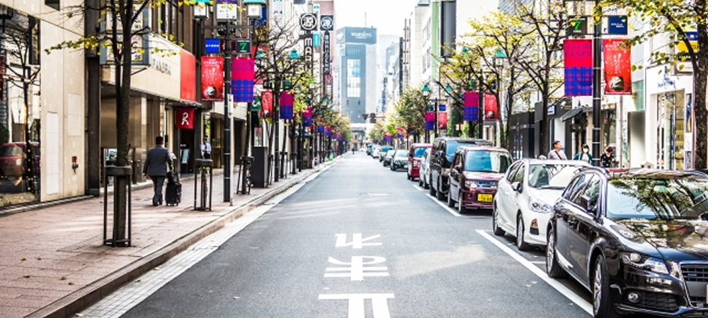 道幅の狭い道路で起きる、危険の連鎖危険予知JAF Mate Online