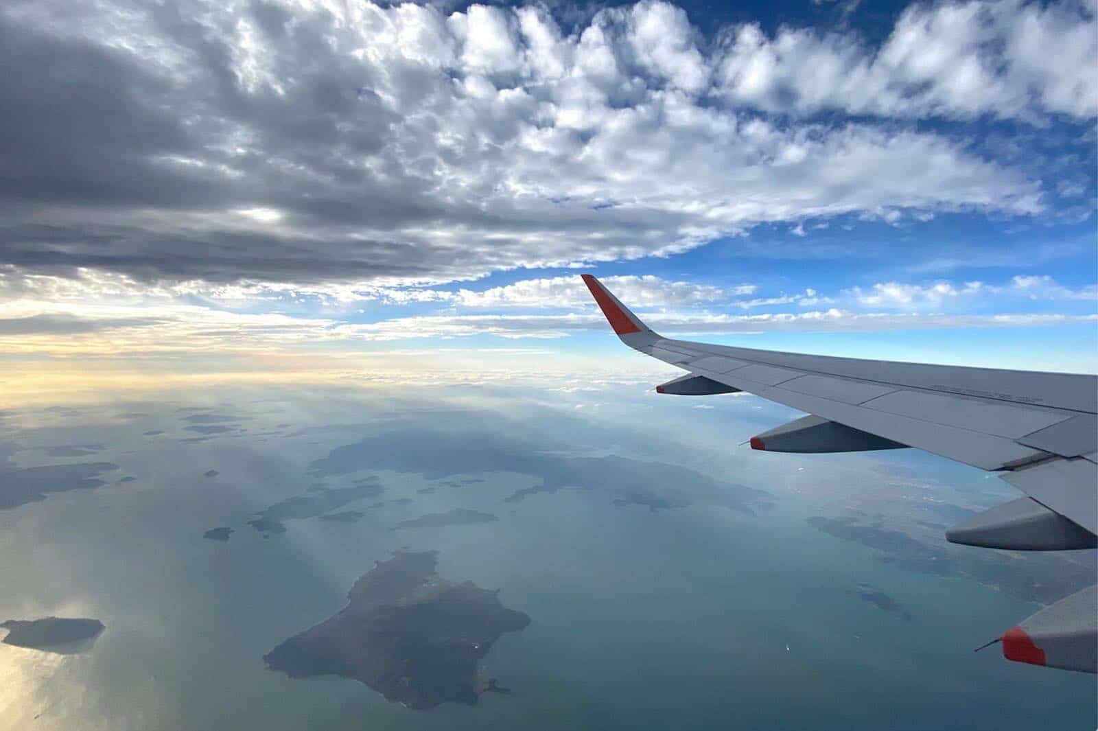 キレイな景色を楽しみたい！飛行機の座席、どこがいい？エアトリ - トラベルコラム