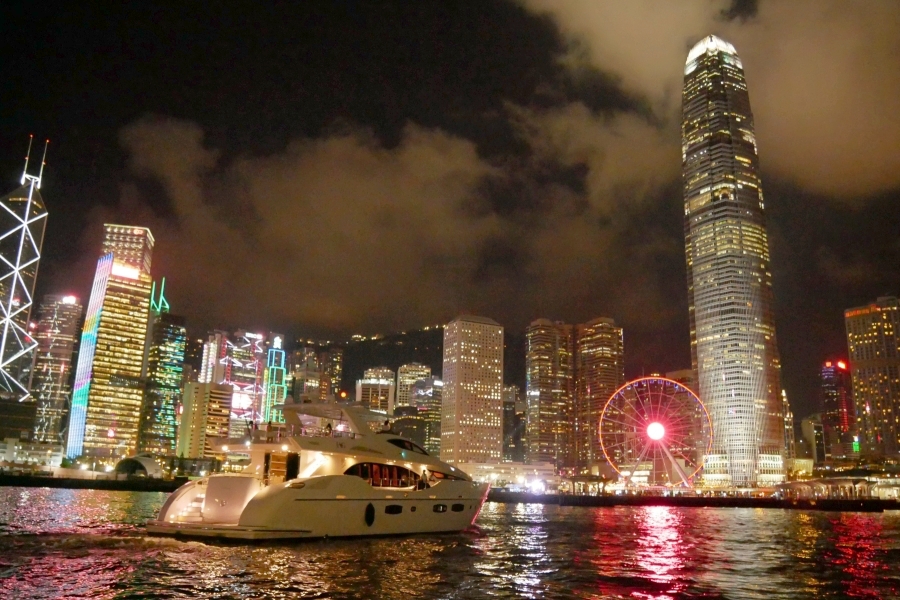 ビクトリアハーバーを巡る昔ながらのジャンク船 アクアルナ＜乗船Eチケット 選べる時間帯