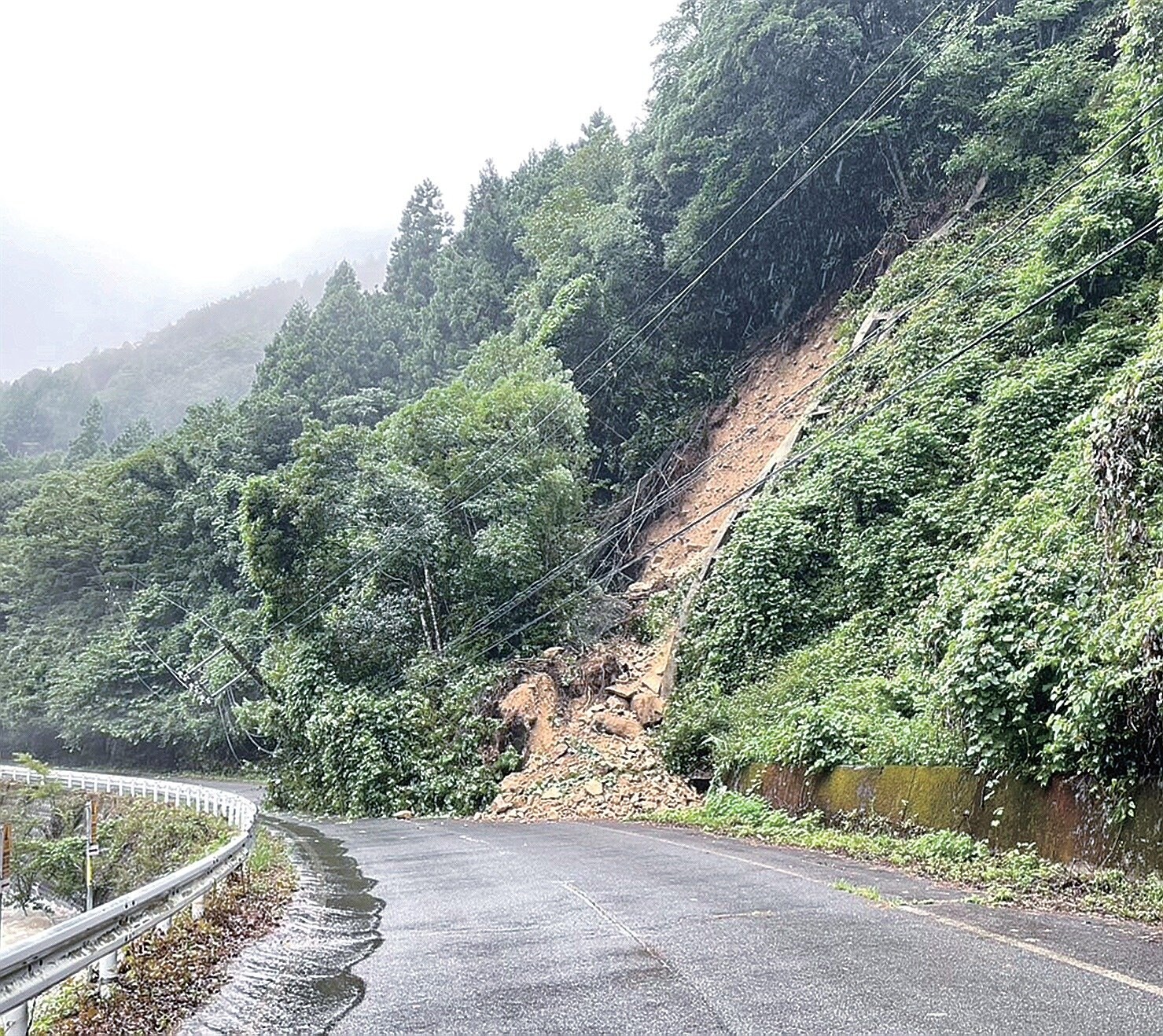 立山砂防トロッコ 落石被害で復旧時期未定 体験会にも影響 国交省立山砂防事務所