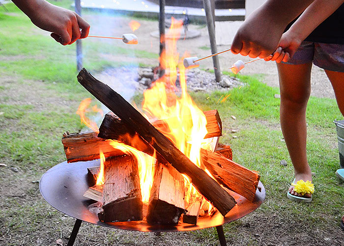 1000円でできる！キャンプ場でよく見る「かがり火系焚き火台」の作り方 ＠DIME