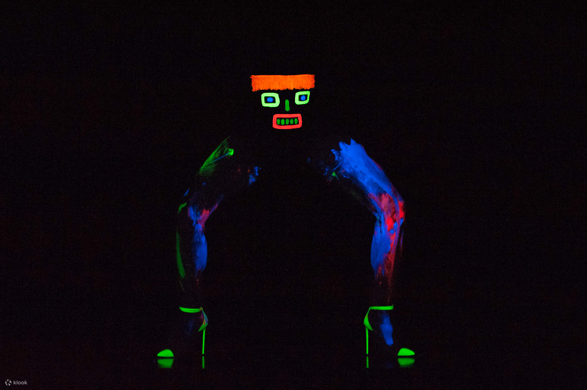 見たい映画『クレイジーホース パリ夜の宝石たち』AME DE