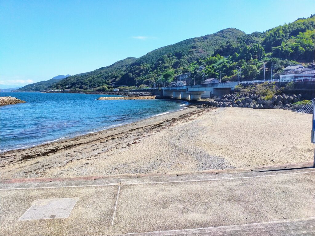 愛媛にジブリの世界が～海に続く線路とトトロトンネル～オリコンニュース ORICON NEWS